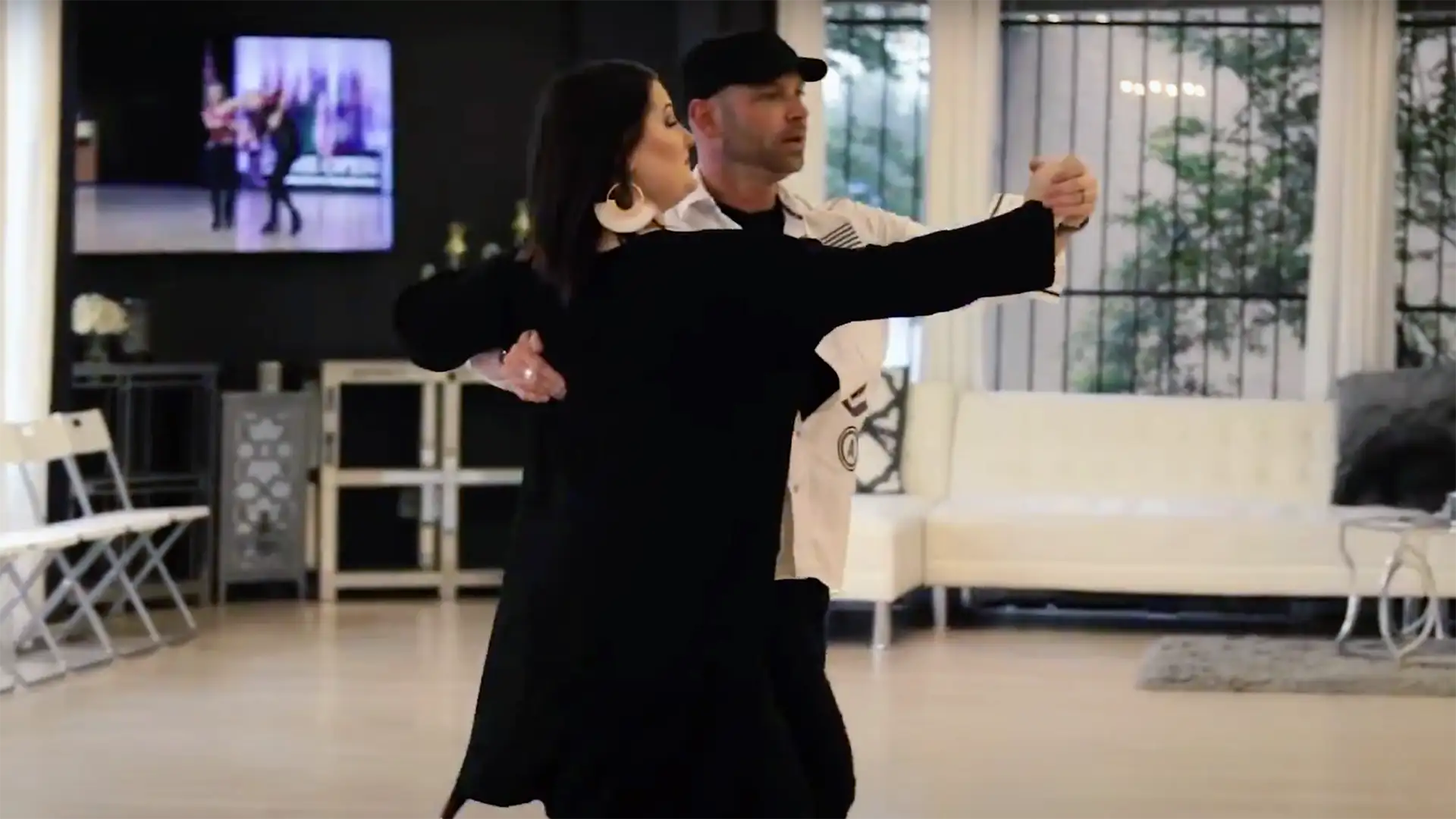 Waltz: What Is Country Waltz?